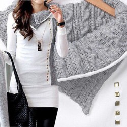 White long sweater - high collar - long sleeve - with metal decorationsHoodies & Jumpers