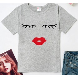 Trendy short sleeve t-shirt - eyelashes / red lipsBlouses & shirts