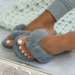 Warm fluffy slippers - soft - furry flip - flopsShoes