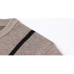 Elegant knitted sweater - big letter printHoodies & Sweatshirt