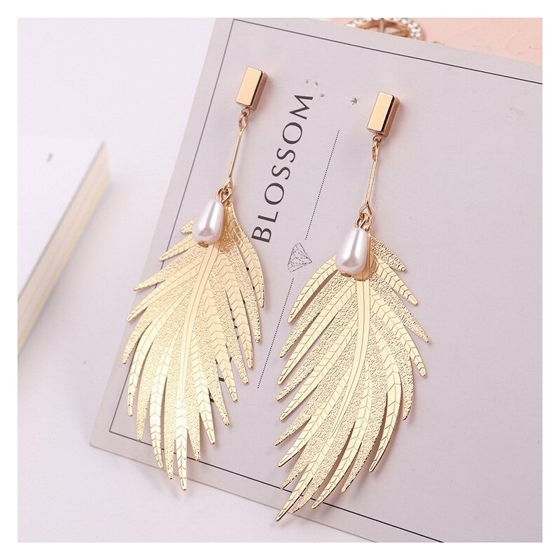 Leaf feathers earrings - with a pearlEarrings