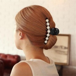 Hair clip with pearlsHair clips