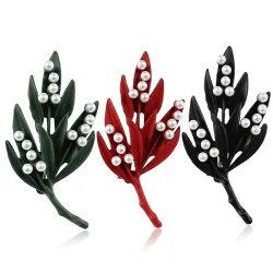 Christmas mistletoe leaf with pearls - broochBrooches